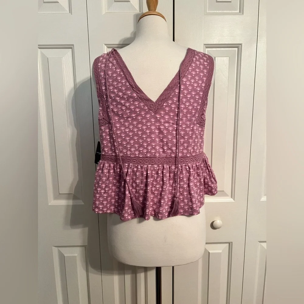 NWT Lucky Brand Women's Geo Lace Trim V-Neck Ruffle Hem Cotton Top Size XS - Picture 7 of 10